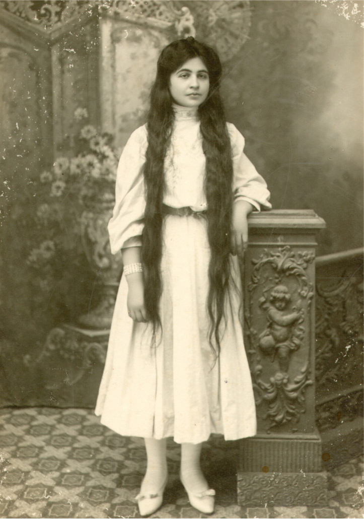 Օրիորդ Զարուհի Նշանեան, Կոնիա, 1909 թ.։